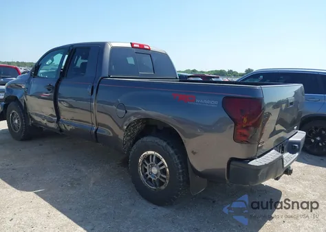 2011 Toyota Tundra Grade 5.7L V8 z USA, uszkodzony, nr VIN 5TFUW5F19BX189979